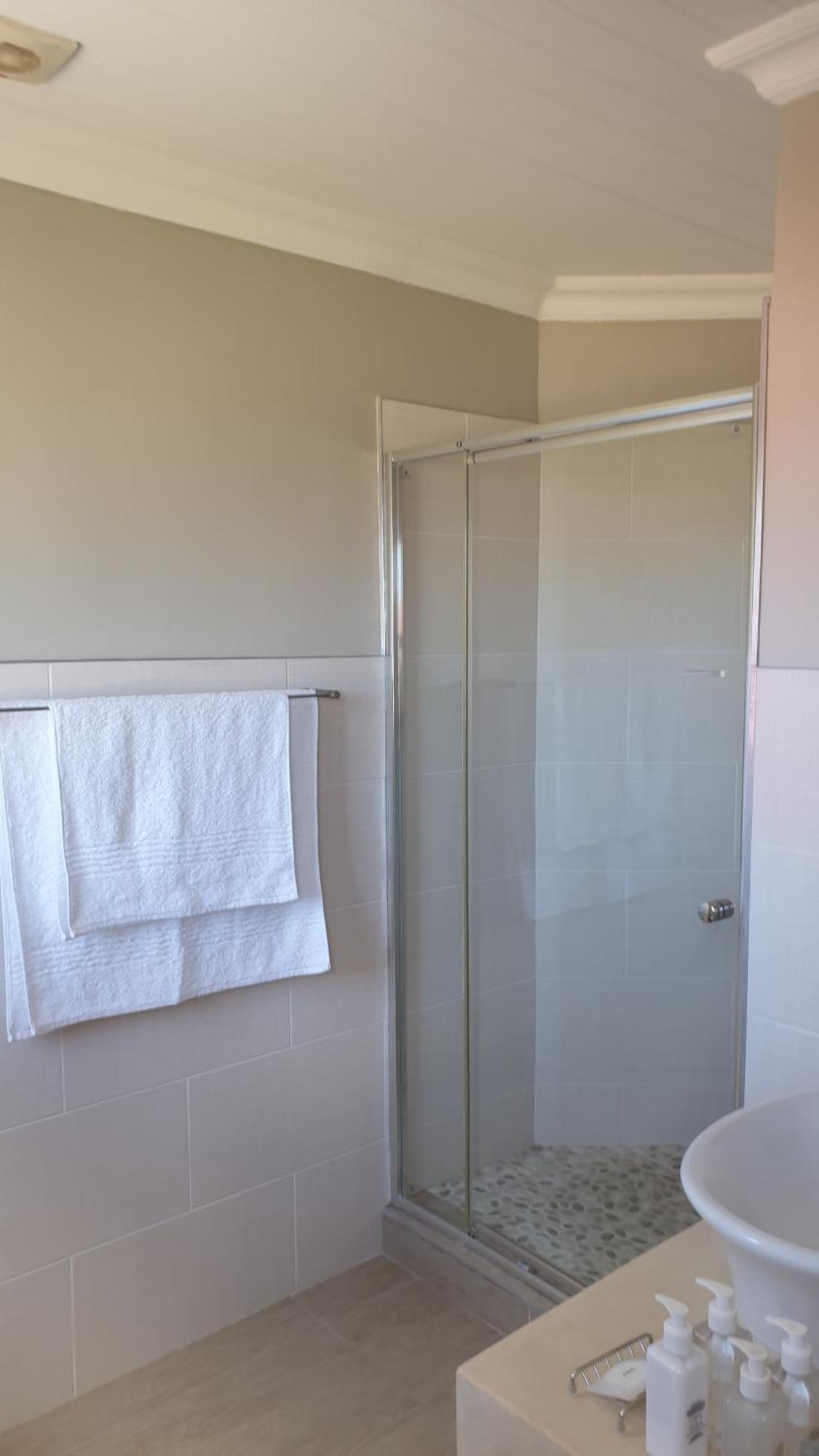 Stonehouse On Main Hotel Struisbaai Phòng bức ảnh